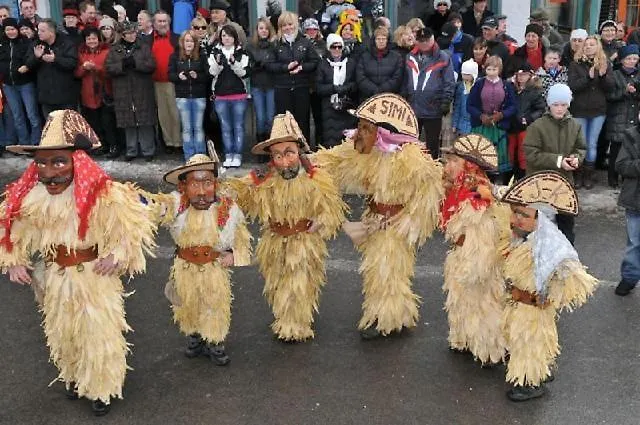 Haus Angelika - - Innsbruck/igls Bed and Breakfast 3*